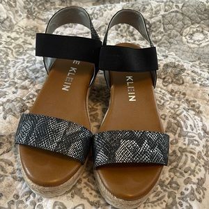 Anne Klein Stretch Wedge Sandal size 7